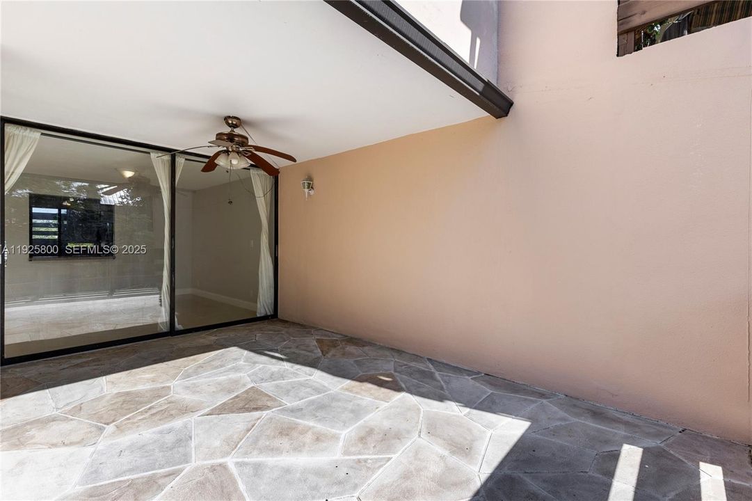 En Venta: $429,000 (3 camas, 2 baños, 1840 Pies cuadrados)