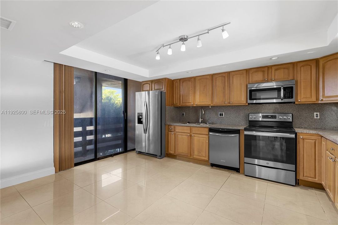 En Venta: $429,000 (3 camas, 2 baños, 1840 Pies cuadrados)