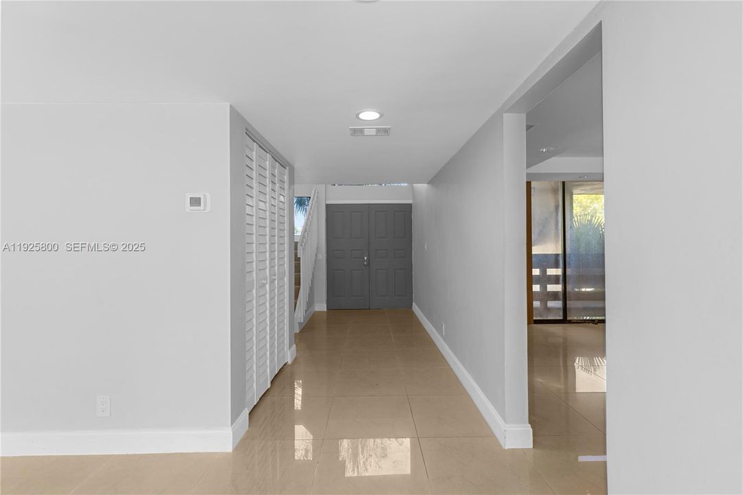 En Venta: $429,000 (3 camas, 2 baños, 1840 Pies cuadrados)