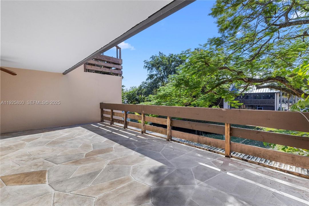 En Venta: $429,000 (3 camas, 2 baños, 1840 Pies cuadrados)