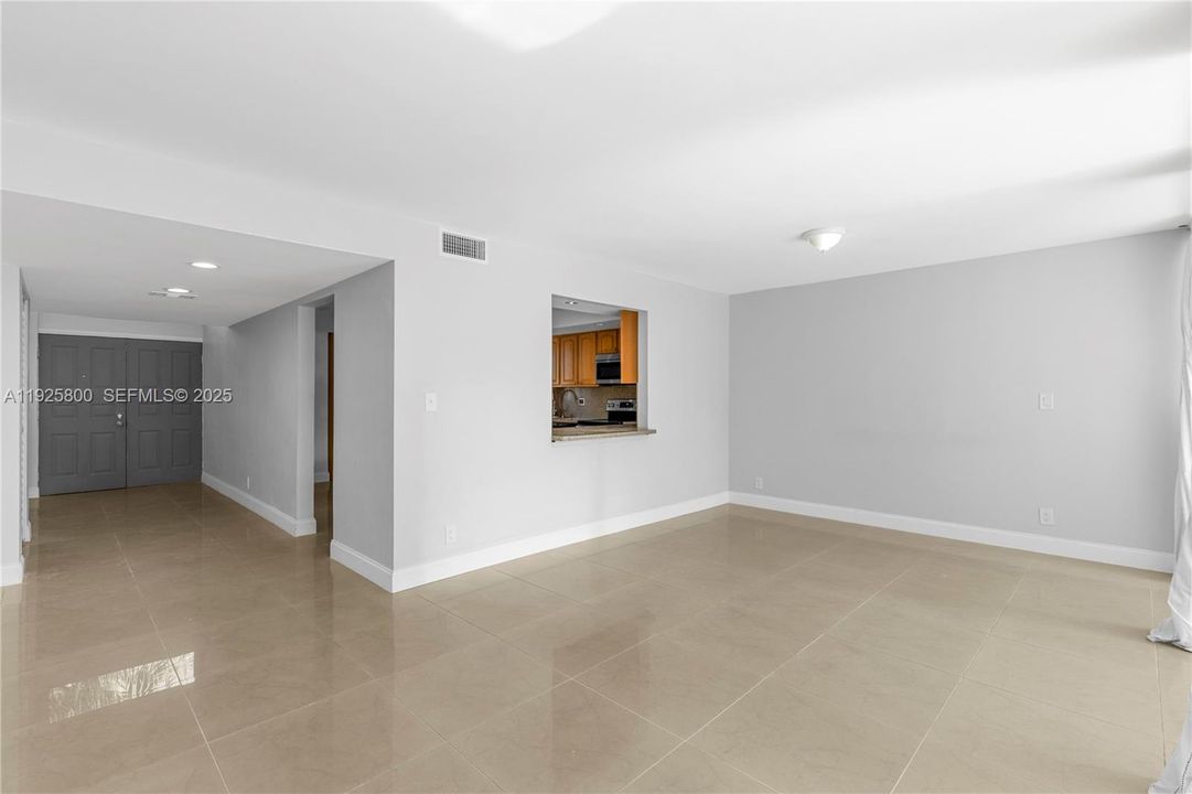 En Venta: $429,000 (3 camas, 2 baños, 1840 Pies cuadrados)