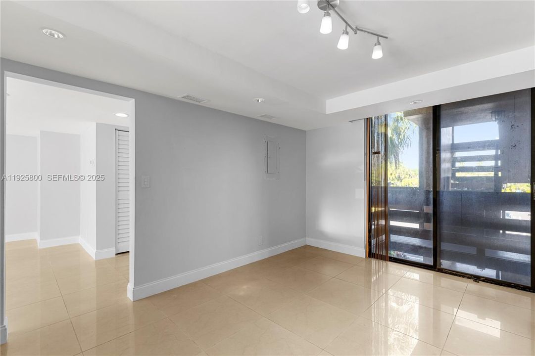 En Venta: $429,000 (3 camas, 2 baños, 1840 Pies cuadrados)