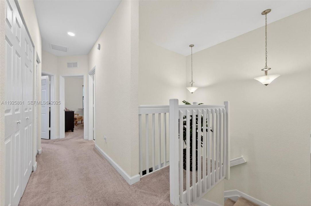 En Venta: $605,000 (4 camas, 3 baños, 1892 Pies cuadrados)