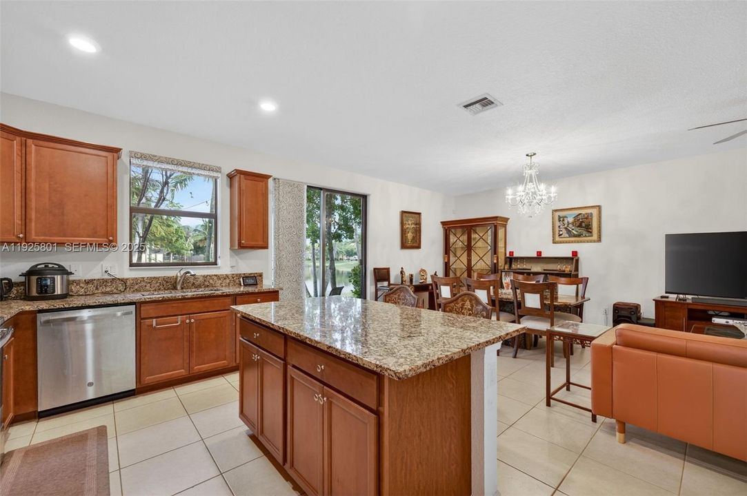 En Venta: $605,000 (4 camas, 3 baños, 1892 Pies cuadrados)