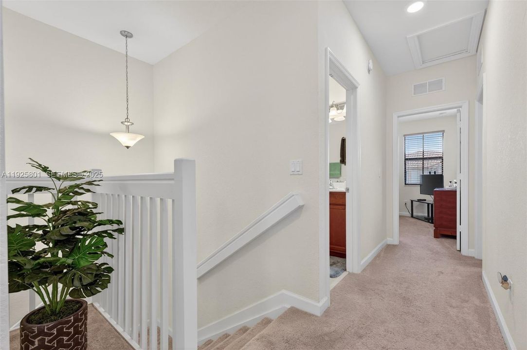 En Venta: $605,000 (4 camas, 3 baños, 1892 Pies cuadrados)