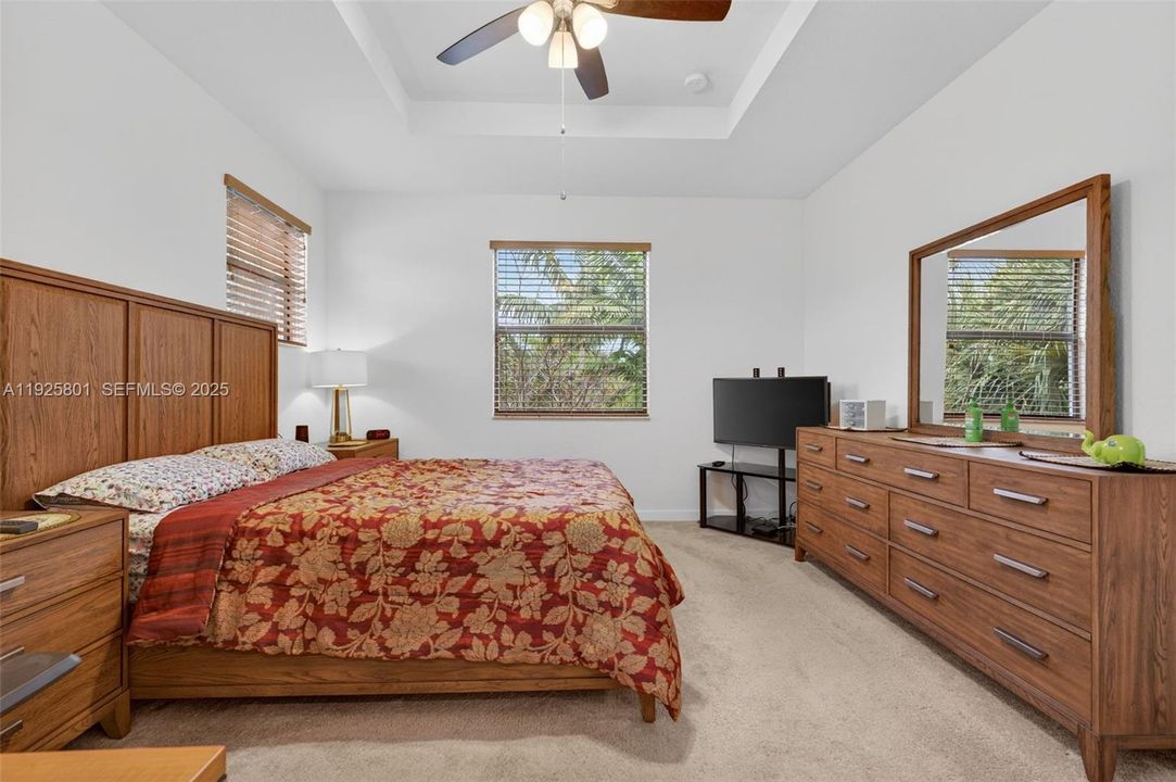 En Venta: $605,000 (4 camas, 3 baños, 1892 Pies cuadrados)