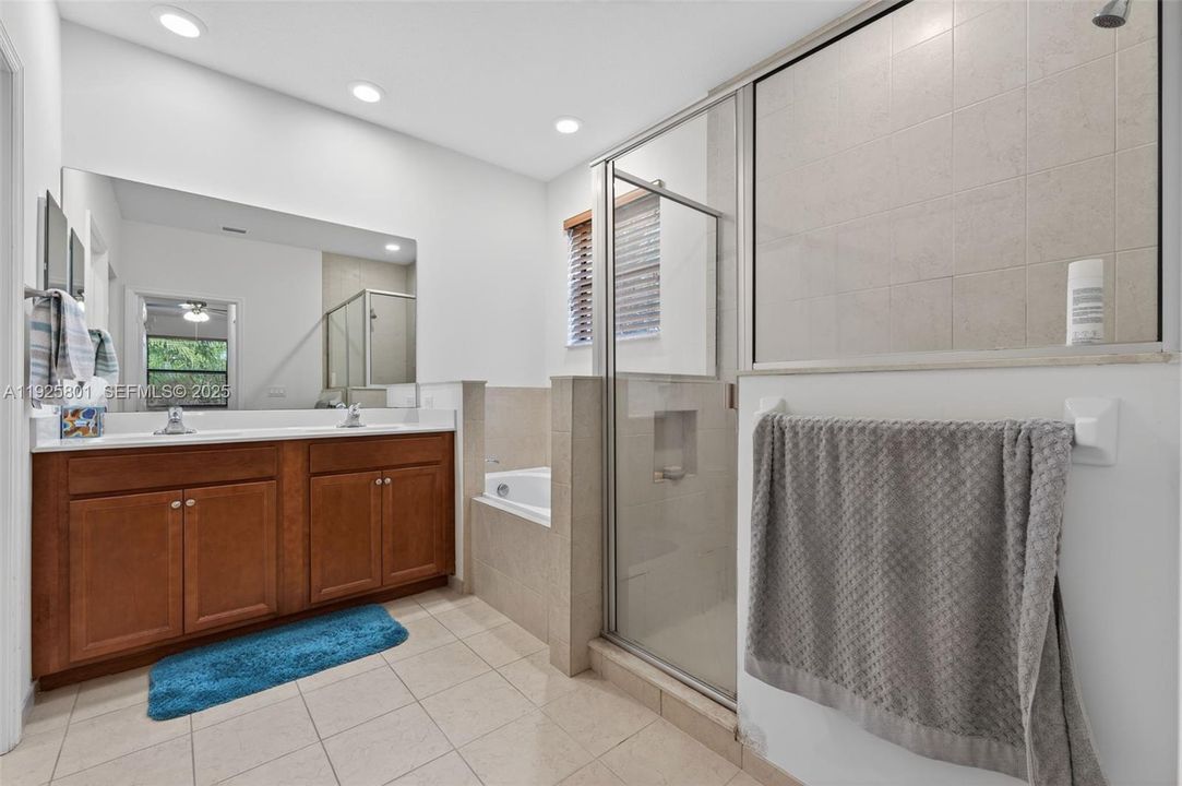 En Venta: $605,000 (4 camas, 3 baños, 1892 Pies cuadrados)