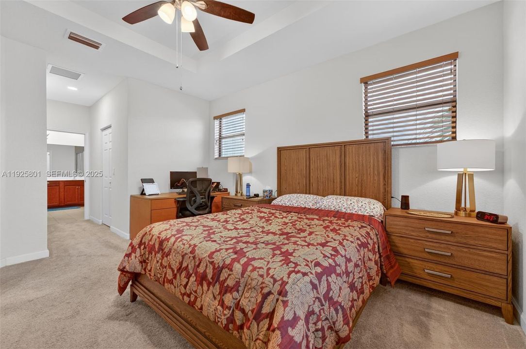 En Venta: $605,000 (4 camas, 3 baños, 1892 Pies cuadrados)