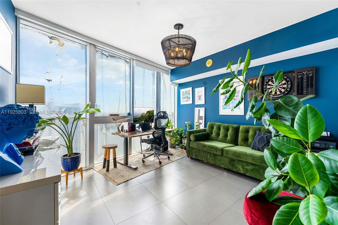 For Sale: $2,200,000 (3 beds, 2 baths, 1825 Square Feet)