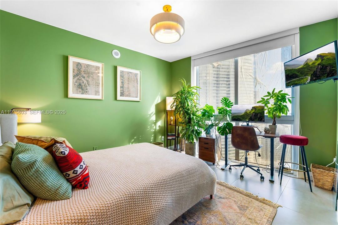 For Sale: $2,200,000 (3 beds, 2 baths, 1825 Square Feet)