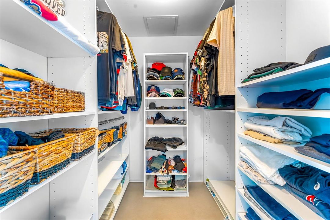 For Sale: $2,200,000 (3 beds, 2 baths, 1825 Square Feet)