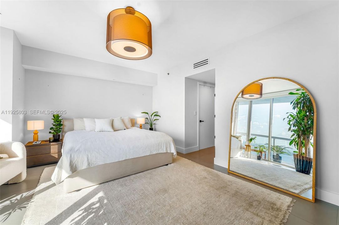 For Sale: $2,200,000 (3 beds, 2 baths, 1825 Square Feet)