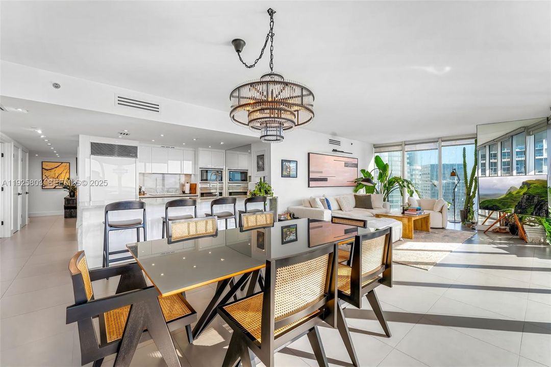 For Sale: $2,200,000 (3 beds, 2 baths, 1825 Square Feet)