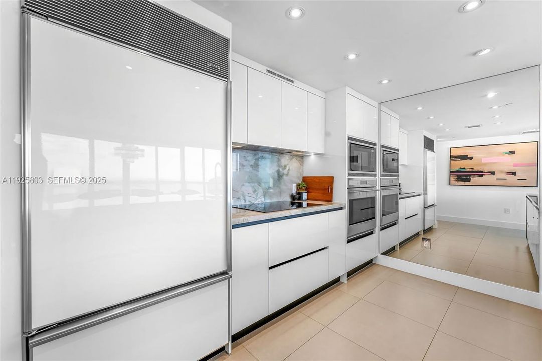 For Sale: $2,200,000 (3 beds, 2 baths, 1825 Square Feet)