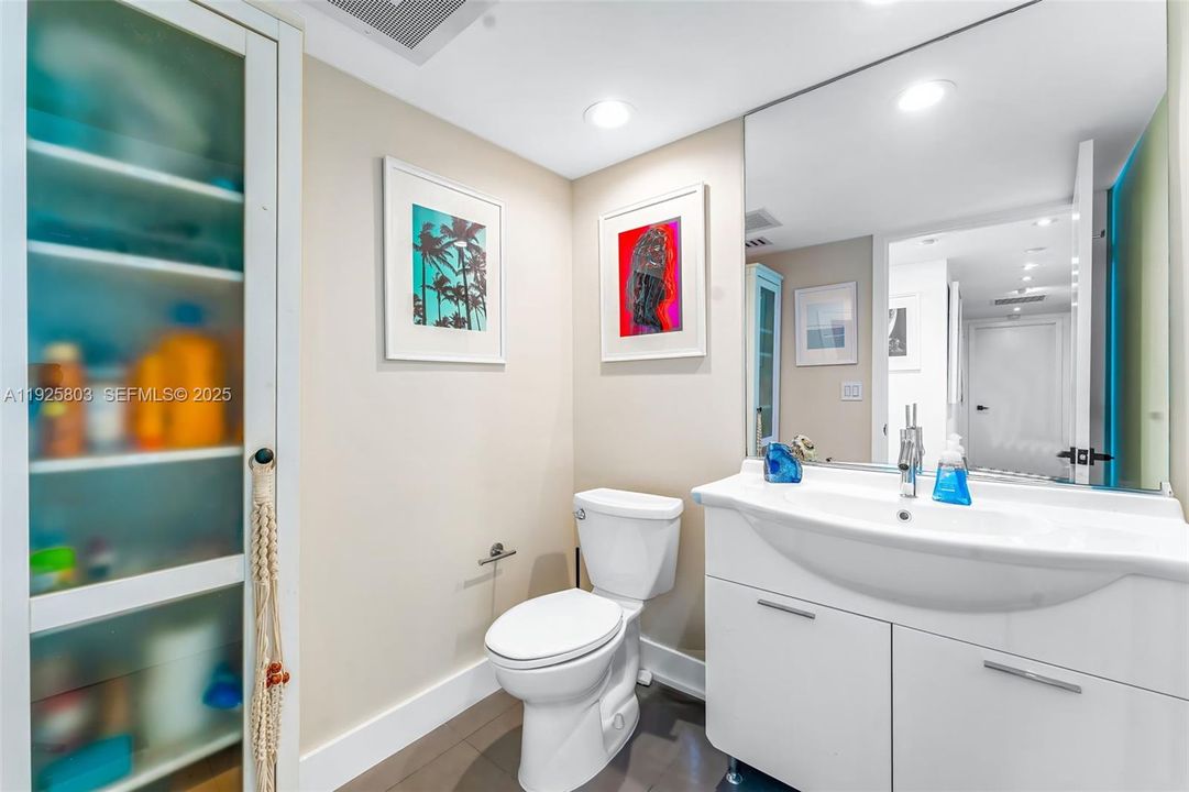 For Sale: $2,200,000 (3 beds, 2 baths, 1825 Square Feet)