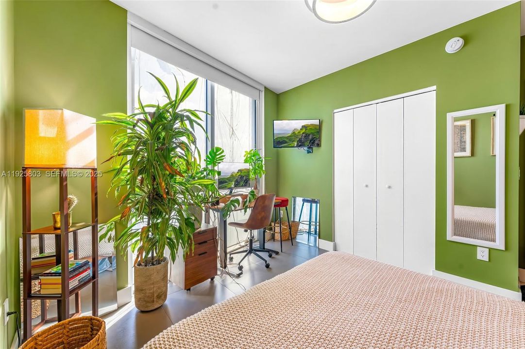 For Sale: $2,200,000 (3 beds, 2 baths, 1825 Square Feet)