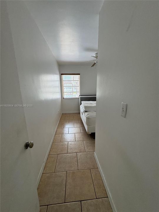 For Rent: $2,550 (2 beds, 2 baths, 933 Square Feet)