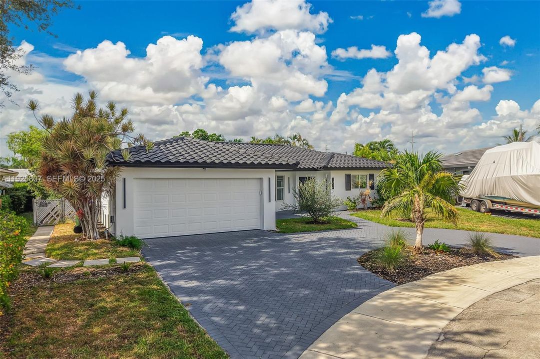 На продажу: $880,000 (3 спален, 2 ванн, 1870 Квадратных фут)