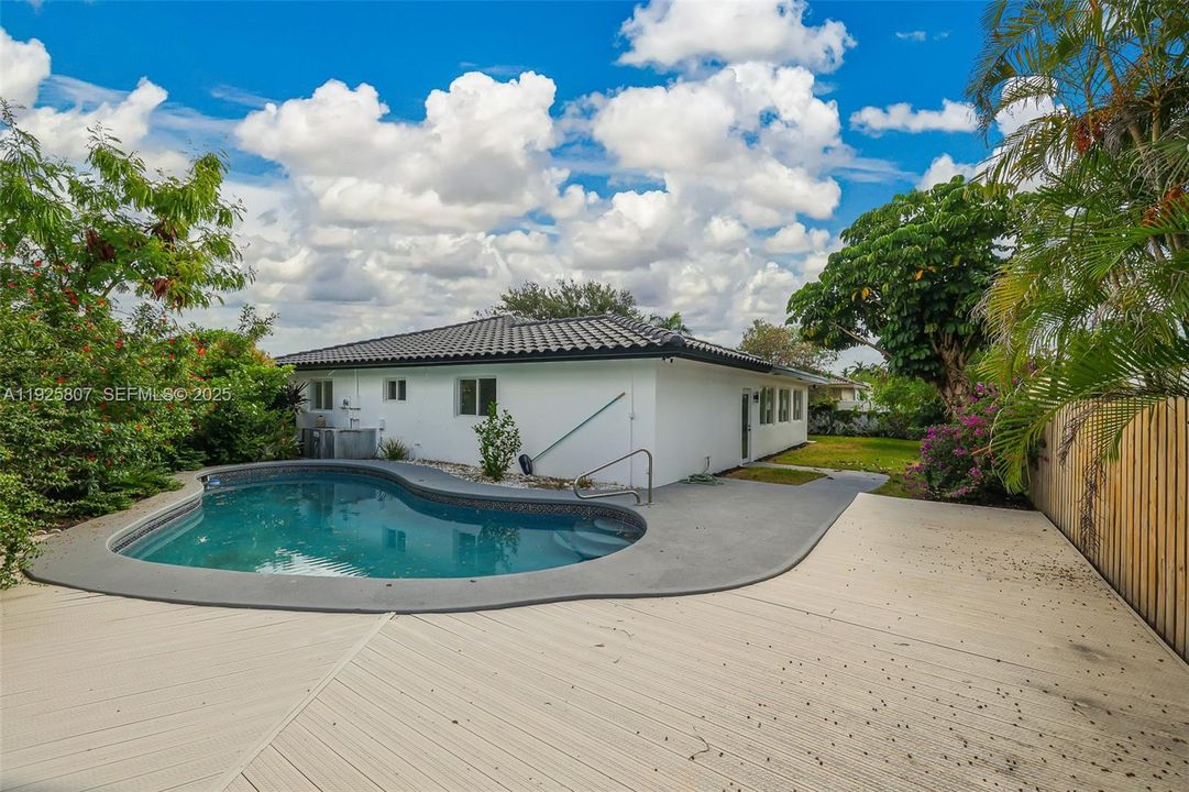 На продажу: $880,000 (3 спален, 2 ванн, 1870 Квадратных фут)