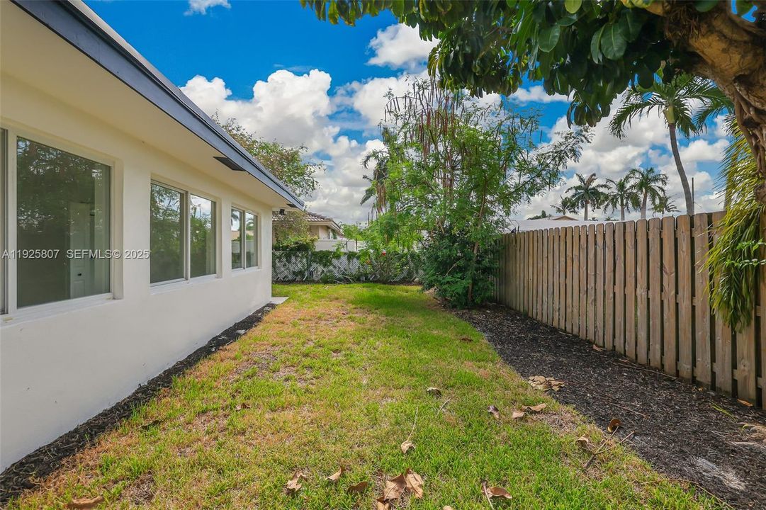 На продажу: $880,000 (3 спален, 2 ванн, 1870 Квадратных фут)