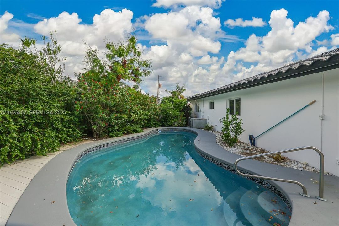 На продажу: $880,000 (3 спален, 2 ванн, 1870 Квадратных фут)