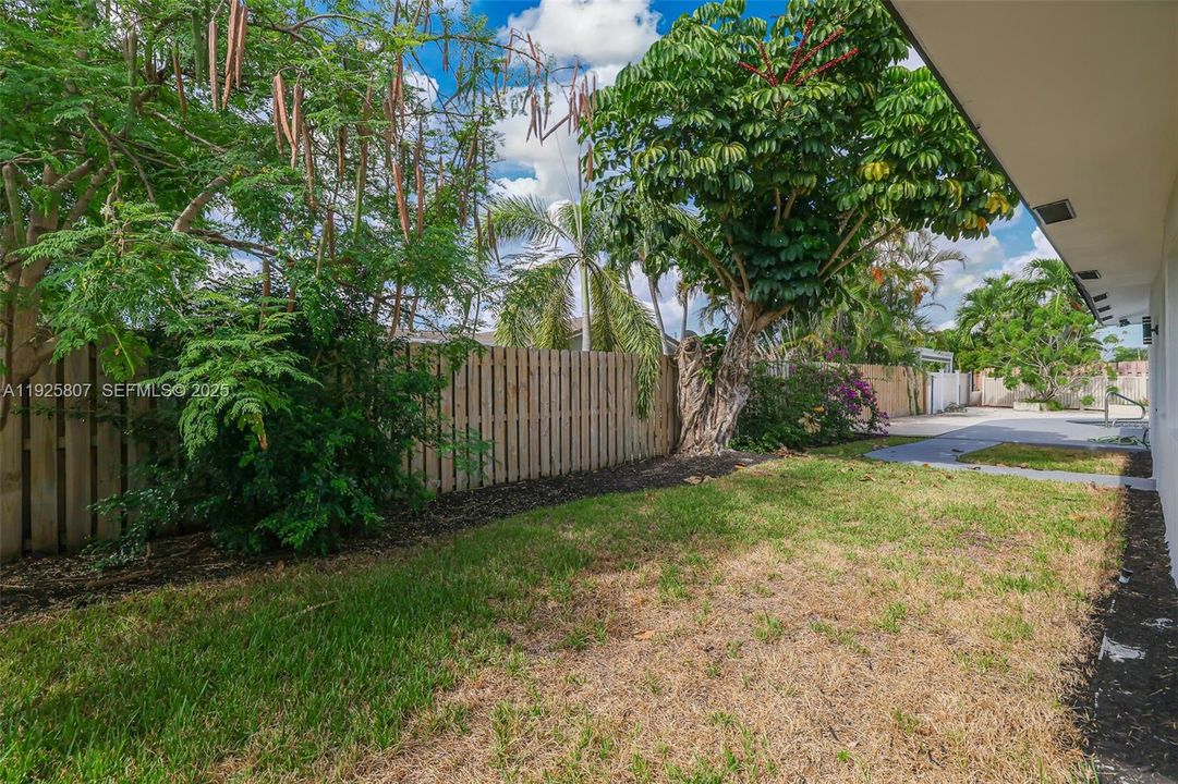 На продажу: $880,000 (3 спален, 2 ванн, 1870 Квадратных фут)