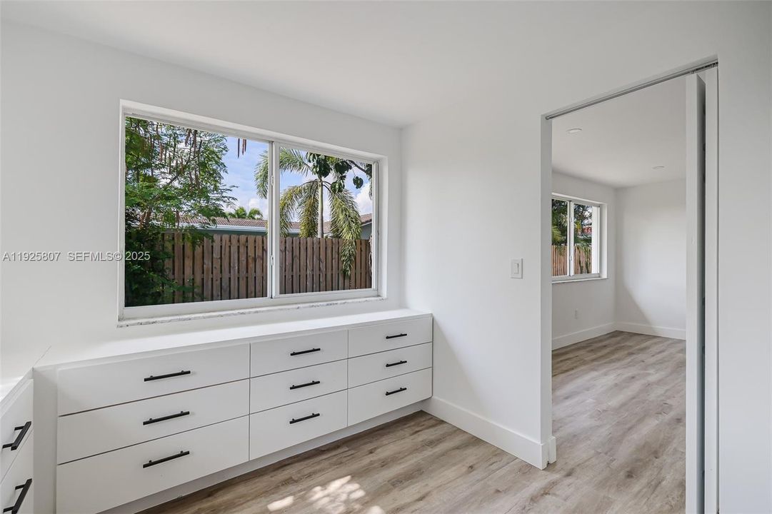 На продажу: $880,000 (3 спален, 2 ванн, 1870 Квадратных фут)