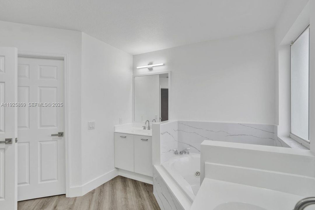 For Sale: $940,000 (4 beds, 2 baths, 2105 Square Feet)