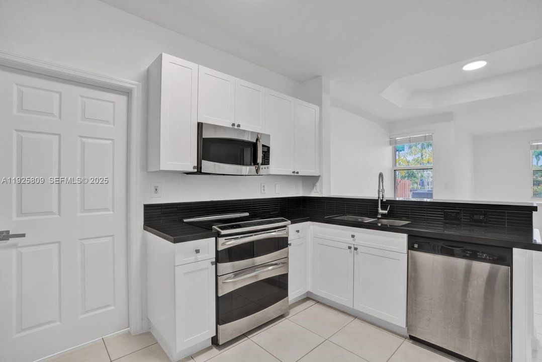 For Sale: $940,000 (4 beds, 2 baths, 2105 Square Feet)