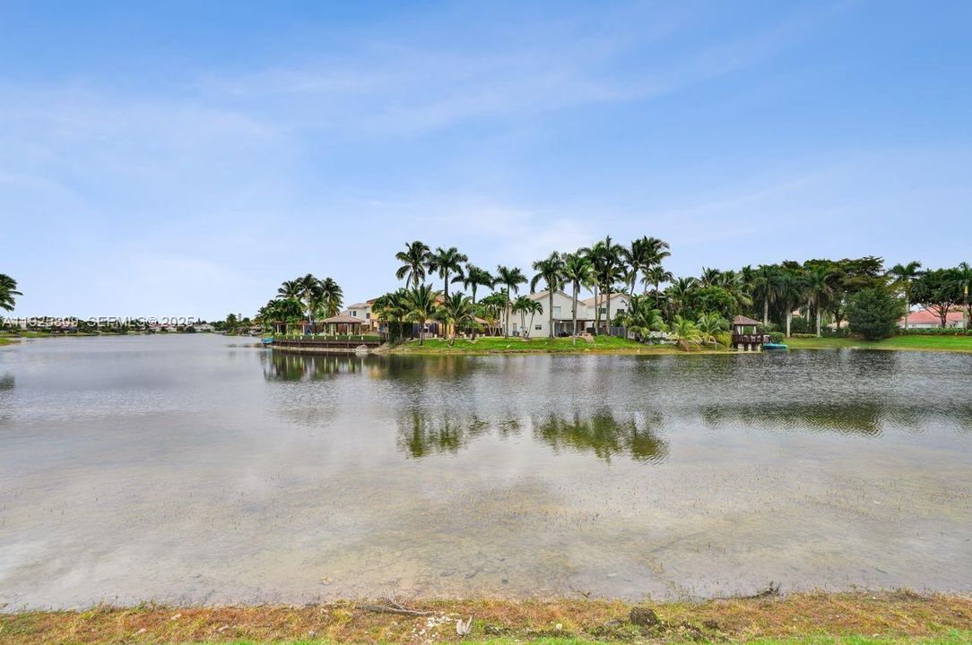 For Sale: $940,000 (4 beds, 2 baths, 2105 Square Feet)