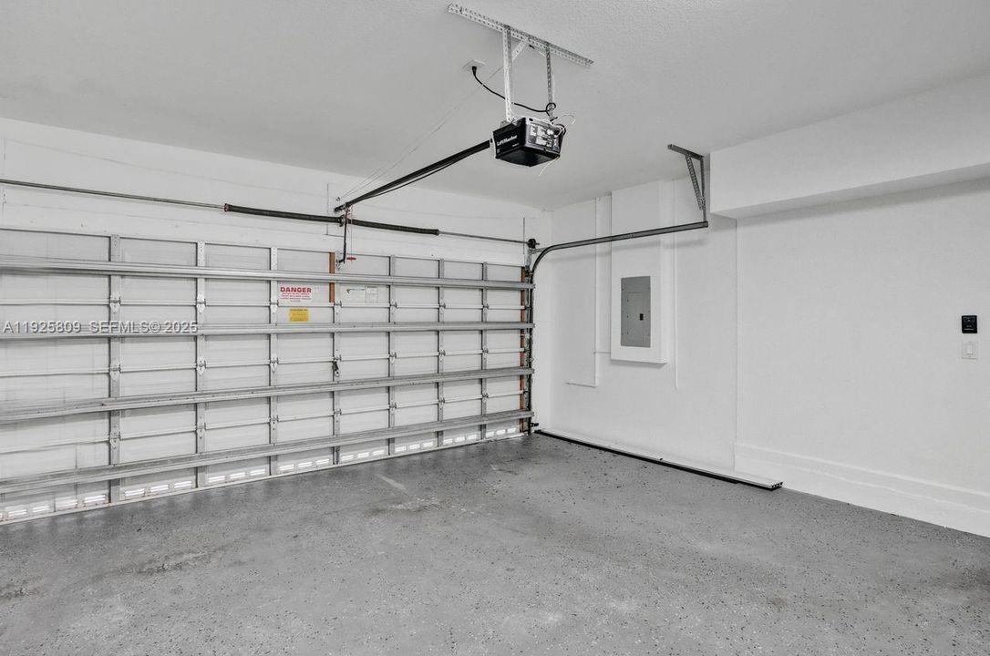 For Sale: $940,000 (4 beds, 2 baths, 2105 Square Feet)