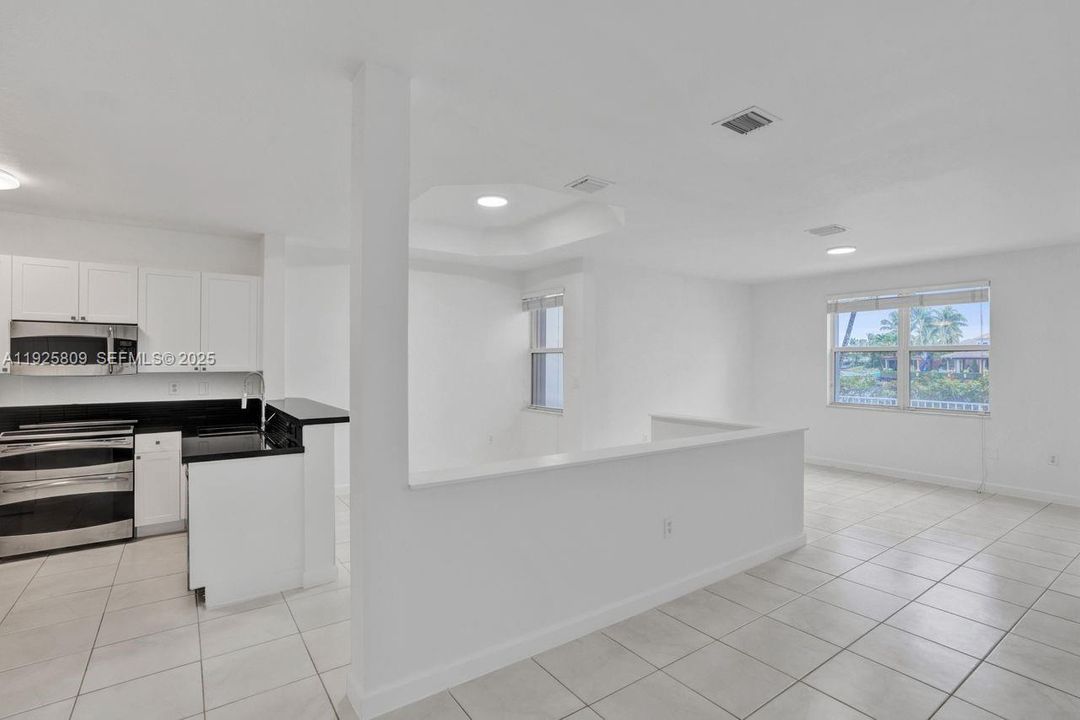 For Sale: $940,000 (4 beds, 2 baths, 2105 Square Feet)