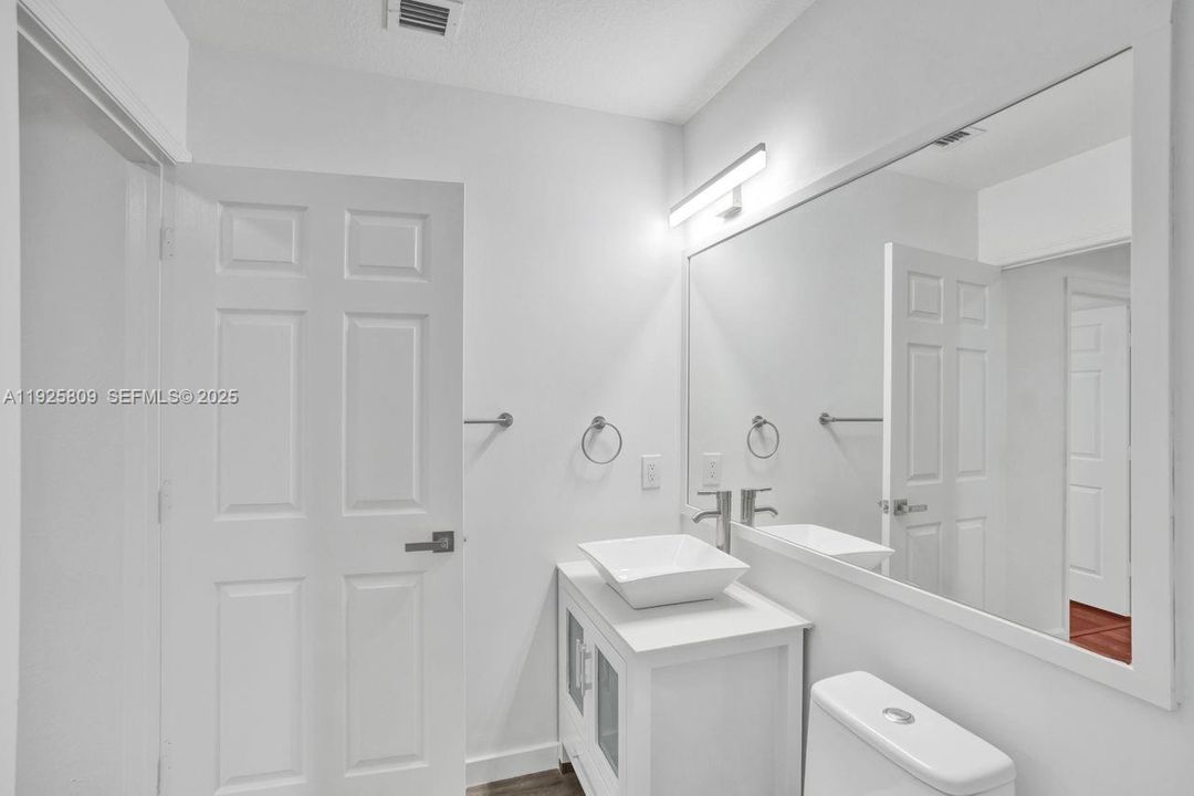 For Sale: $940,000 (4 beds, 2 baths, 2105 Square Feet)