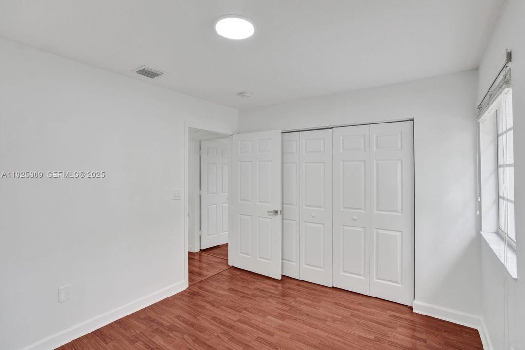 For Sale: $940,000 (4 beds, 2 baths, 2105 Square Feet)