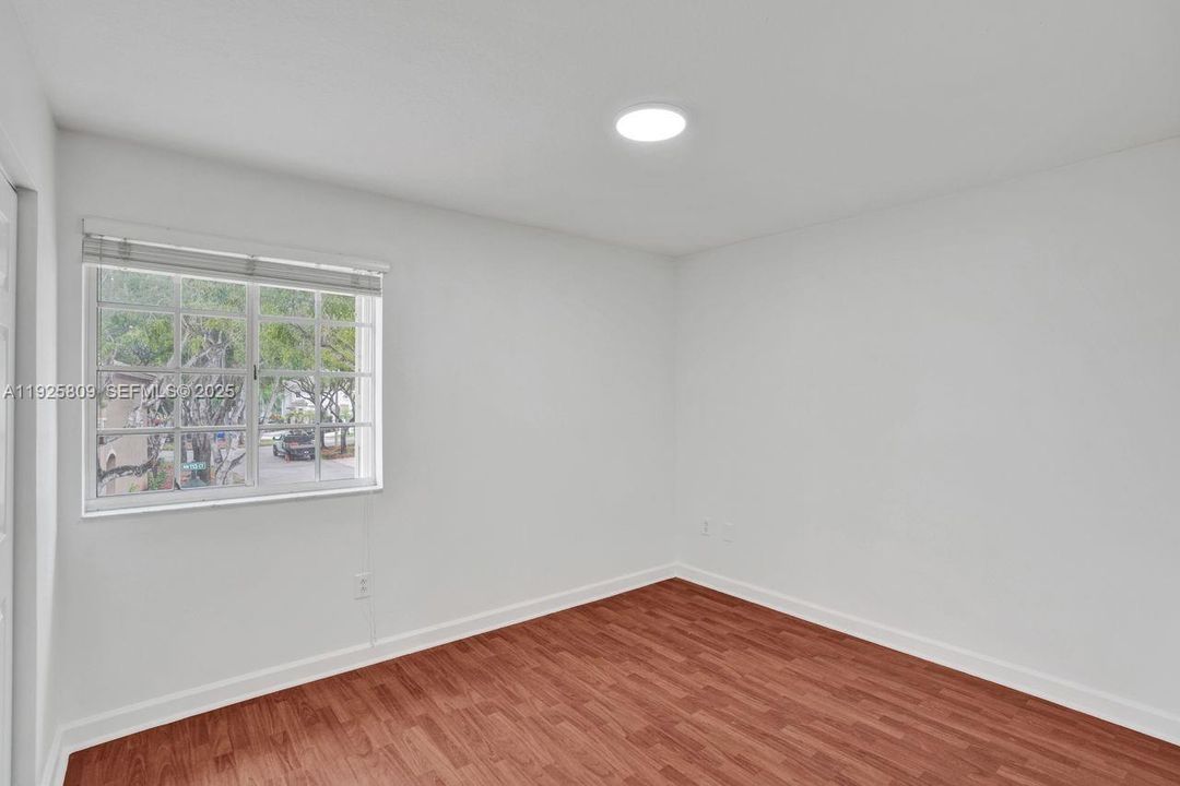 For Sale: $940,000 (4 beds, 2 baths, 2105 Square Feet)