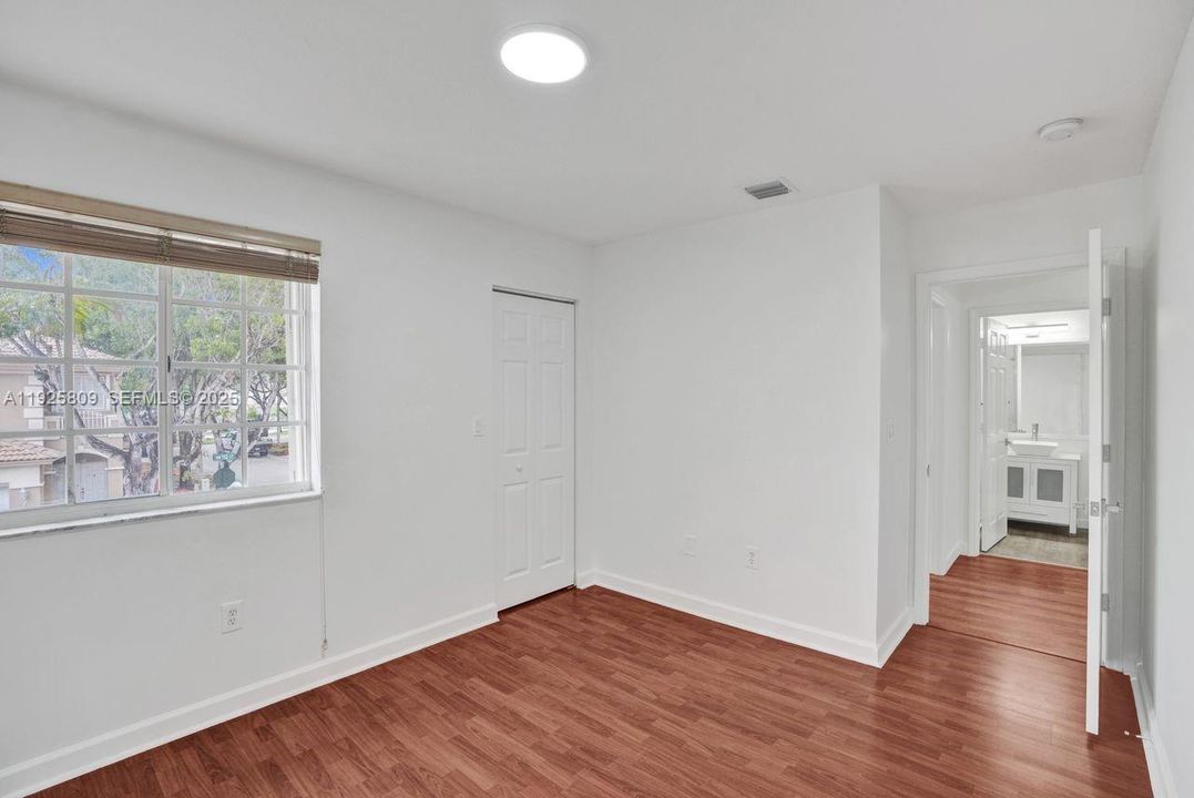 For Sale: $940,000 (4 beds, 2 baths, 2105 Square Feet)