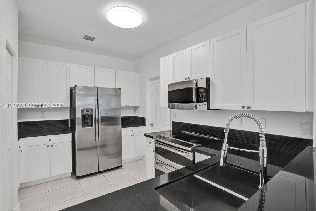 For Sale: $940,000 (4 beds, 2 baths, 2105 Square Feet)