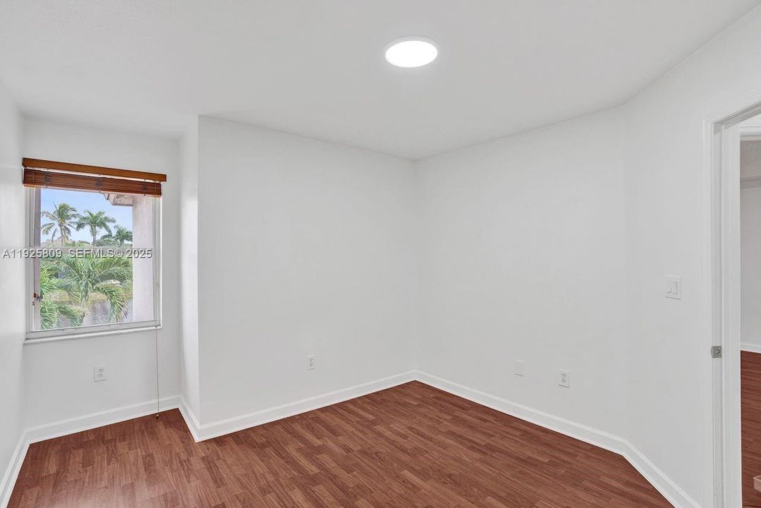 For Sale: $940,000 (4 beds, 2 baths, 2105 Square Feet)