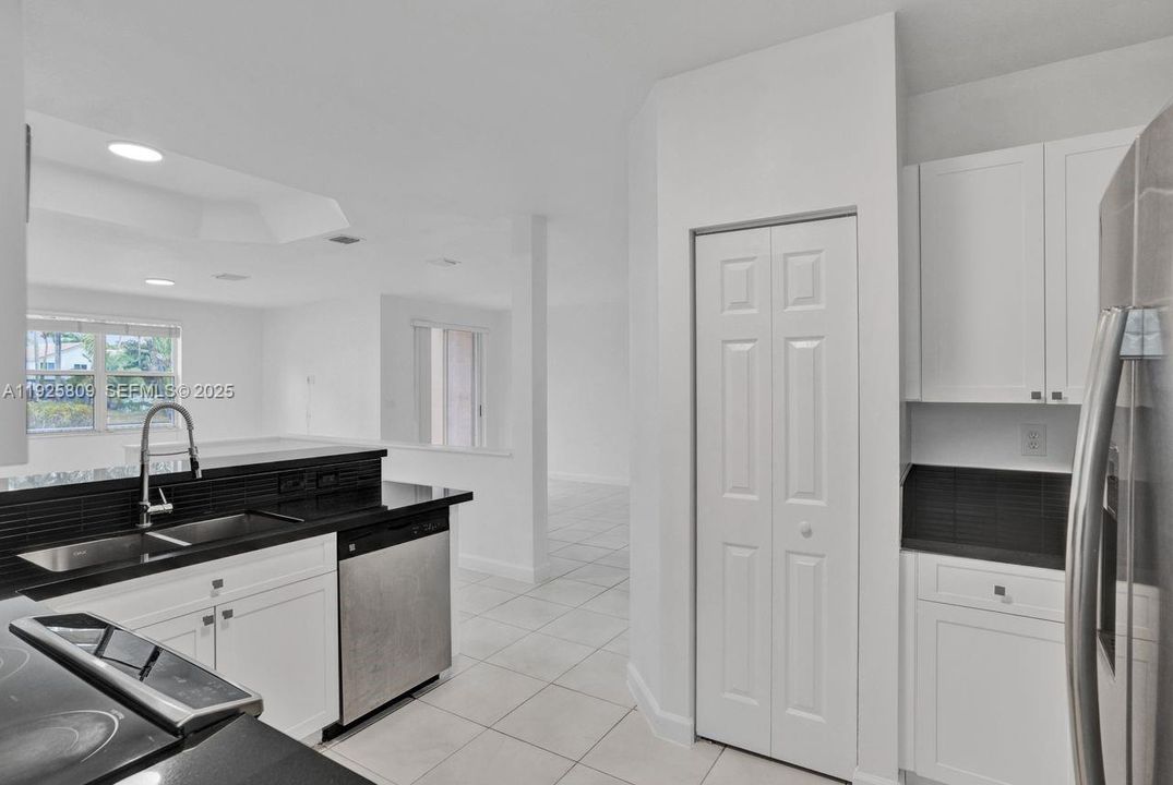 For Sale: $940,000 (4 beds, 2 baths, 2105 Square Feet)