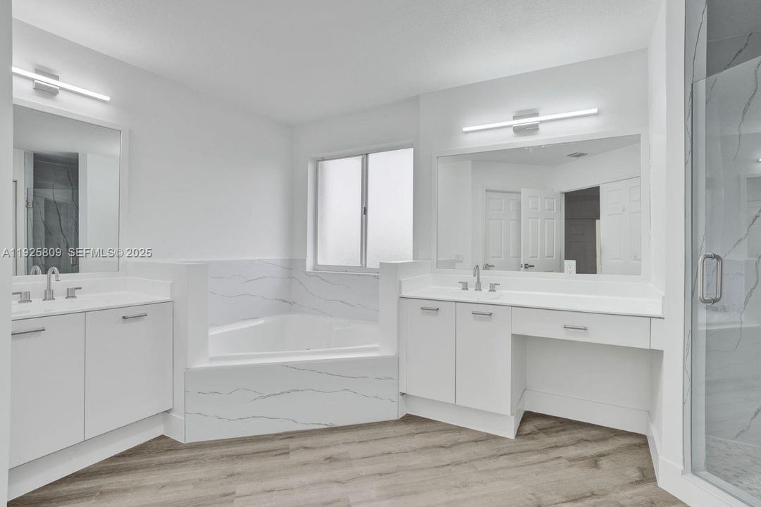 For Sale: $940,000 (4 beds, 2 baths, 2105 Square Feet)