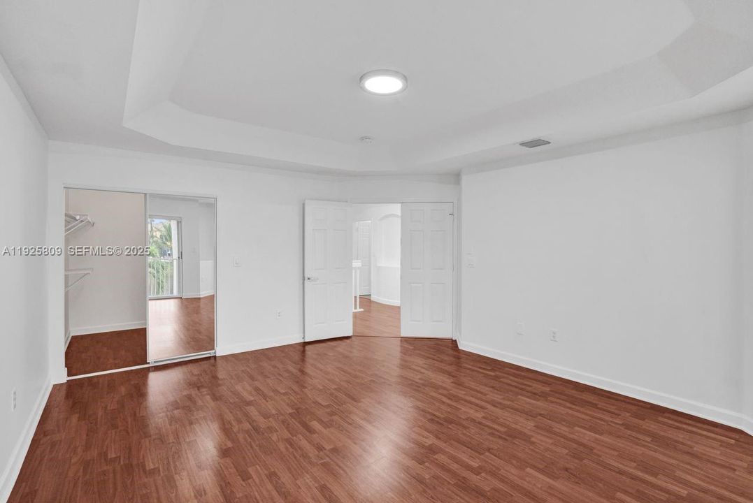 For Sale: $940,000 (4 beds, 2 baths, 2105 Square Feet)