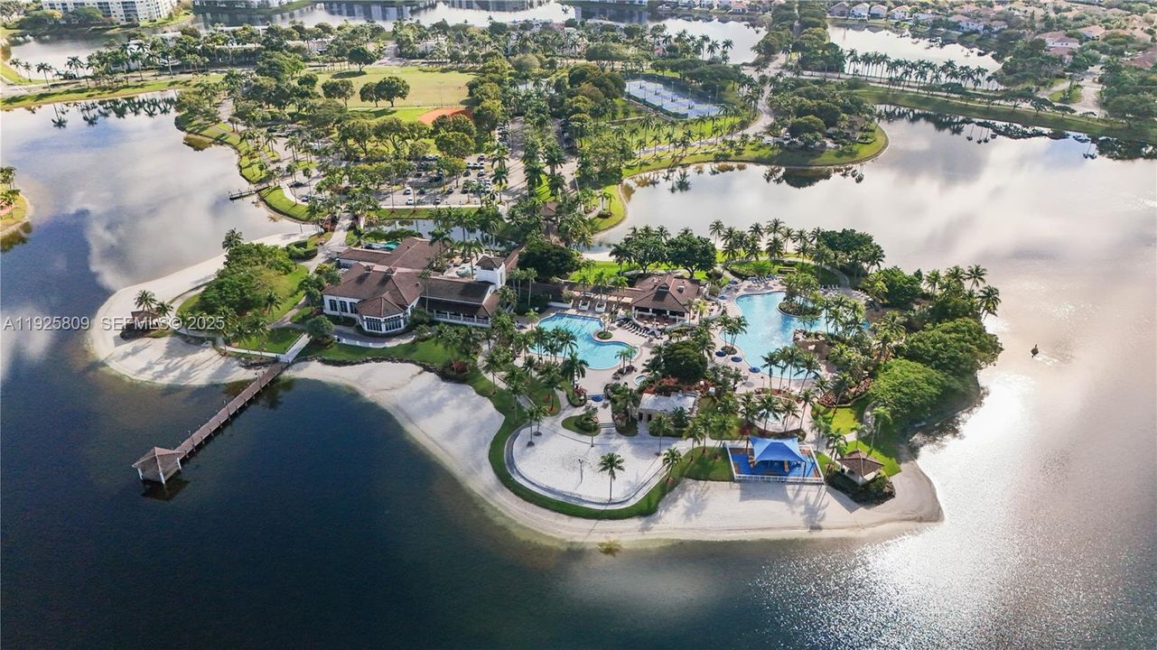 For Sale: $940,000 (4 beds, 2 baths, 2105 Square Feet)