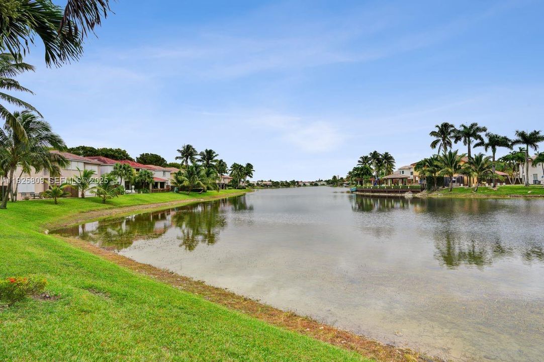 For Sale: $940,000 (4 beds, 2 baths, 2105 Square Feet)