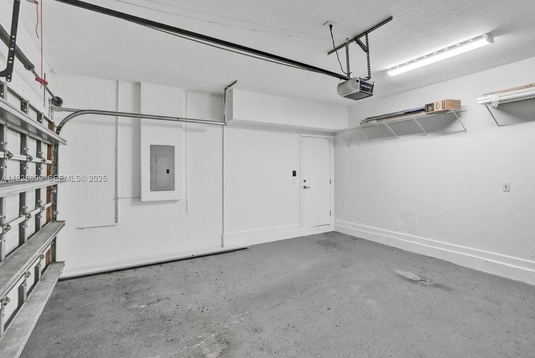 For Sale: $940,000 (4 beds, 2 baths, 2105 Square Feet)