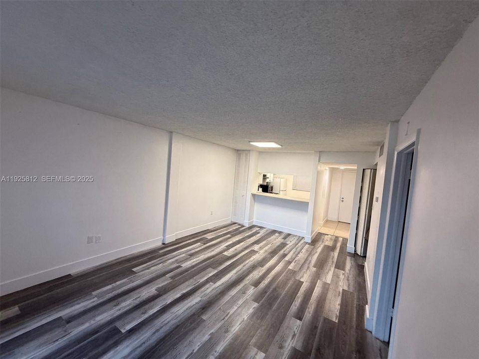 出租: $2,100 (2 贝兹, 2 浴室, 800 平方英尺)