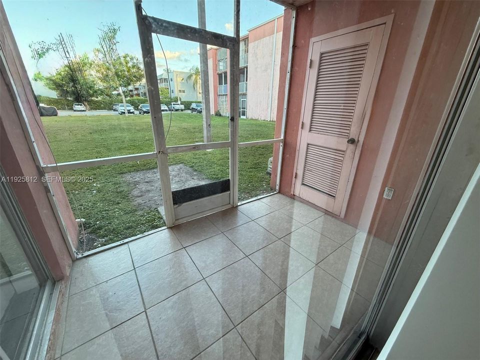 出租: $2,100 (2 贝兹, 2 浴室, 800 平方英尺)