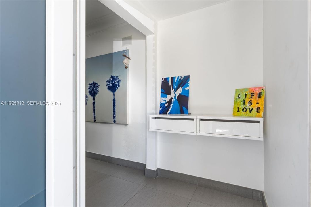 出租: $12,000 (4 贝兹, 4 浴室, 2696 平方英尺)