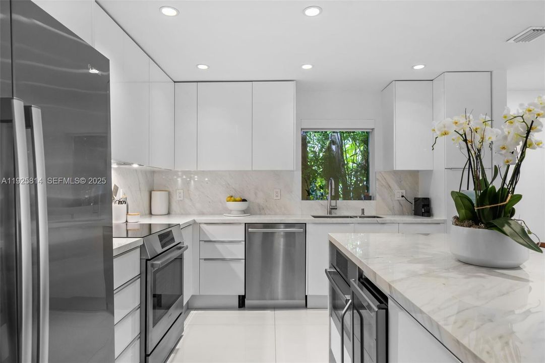 En Venta: $3,100,000 (5 camas, 4 baños, 3178 Pies cuadrados)