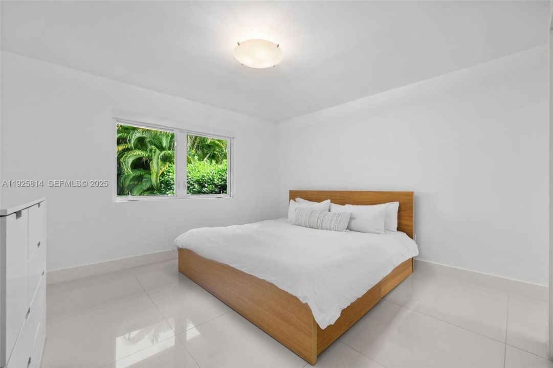 En Venta: $3,100,000 (5 camas, 4 baños, 3178 Pies cuadrados)