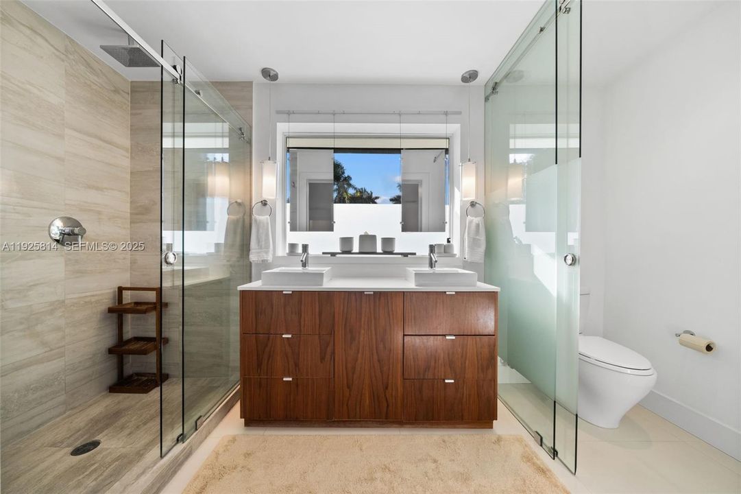 En Venta: $3,100,000 (5 camas, 4 baños, 3178 Pies cuadrados)